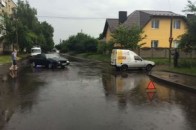Аварія у Луцьку: дорогу не поділили дві автівки ФОТО