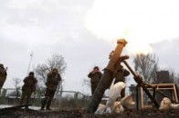 Бійці 93-ї бригади показали вирву від вибуху невідомих боєприпасів ВІДЕО