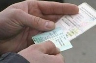 Українських автовласників відправили реєструвати авто в інтернет
