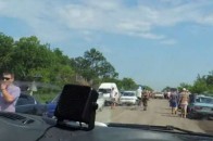 На блокпосту з «ЛНР» в Україну стоїть гігантська черга автівок ВІДЕО