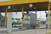 Як в Україну незаконно ввозять елітні автомобілі з Європи