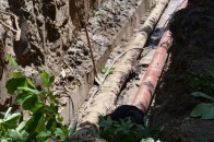 У Луцьку після ремонту труби залишились неприкриті рови ФОТО