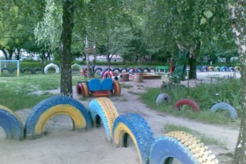 Лучани повстали проти демонтажу дитячого майданчика