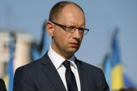 Яценюк спростував «байки» про пониження тарифів