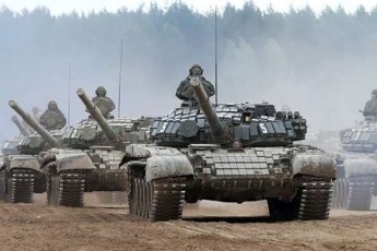 Донецьком пройшла колона російських танків ВІДЕО