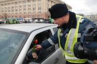 Працівників ДАІ заставили «махати руками» на водіїв