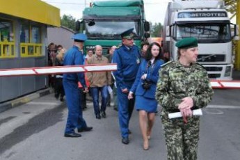 Волинські митники заперечують «блокаду» гуманітарних вантажів
