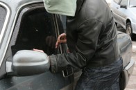 З авта волинянина поцупили 70 000 гривень