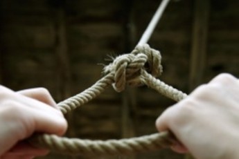У місті на Волині знайшли тіло повішеного чоловіка