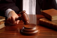 На Маневиччині неповнолітнього сироту не дозволили виставити на вулицю