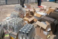 Підприємець з Волині торгував сурогатом під марками відомих брендів ФОТО