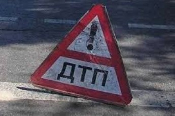 У Луцьку поблизу гімназії легковик збив людину