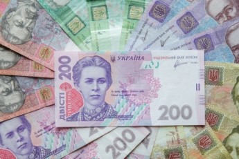 Яценюк підрахував, скільки коштуватиме бюджету індексація зарплат та пенсій