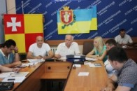 Прибудинкові території багатоквартирних будинків хочуть віддати лучанам