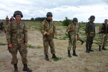Військові 14-ї бригади готові зустріти ворога вогнем ФОТО