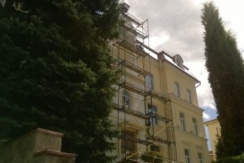 В Луцькраді не знають, чому ремонтують фасад