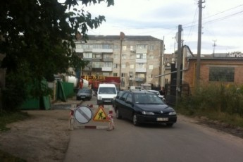 Лучани страждають через будівництво багатоповерхівки ФОТО