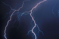На Волині від блискавки загорівся хлів з худобою