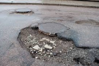 Назвали найгірші автошляхи України, або наскільки зношені луцькі дороги