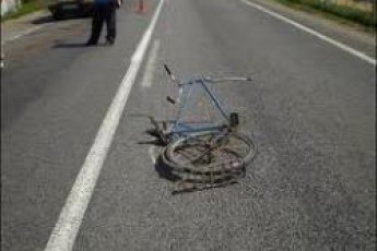Аварія на Волині: «ЗіЛ» наїхав на 15-річну велосипедистку