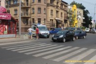 У Луцьку аварія через неуважність: «Славута» протаранила «Nissan» ФОТО