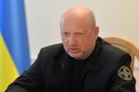 Турчинов заговорив про введення воєнного стану і повну мобілізацію