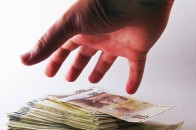 Волинського податківця взяли на хабарі