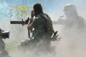 Терористи з артилерії обстріляли Мар’їнку та Авдіївку