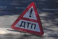 Аварія поблизу Луцька: «Мерседес» влетів в припарковану автівку