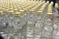 У Луцьку виявили більше 2000 пляшок контрафактного алкоголю