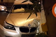 У Києві BMW влетів у літнє кафе ВІДЕО