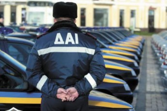 «Ноу-хау» від українських ДАІвців: машини тепер зупиняють смартфоном