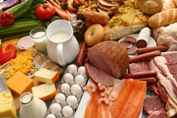 Українці відмовляються «затягувати паски»