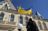 Одеські євромайданівці взяли штурмом будинок Ківалова ВІДЕО