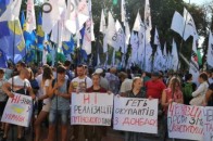 Мітинг під Радою: активісти перекрили рух та привезли сміттєвоз ВІДЕО ОНОВЛЕНО
