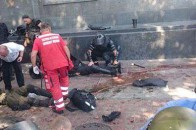 У міліціонерів під Радою кинули гранату: є важко поранені ФОТО