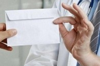 Лучанку судитимуть за підкуп лікарів