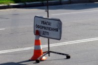 На Волині елітна автівка злетіла з дороги, 2 людей - у лікарні