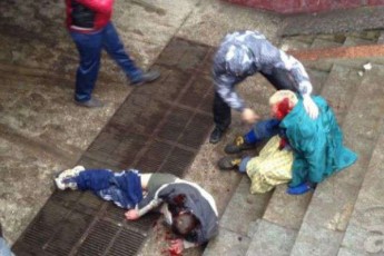 Амністували медсестру, яка добивала ногами євромайданівця ВІДЕО