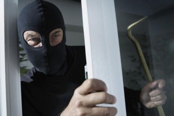 У підприємця з Волині поцупили краму на 13 тисяч гривень
