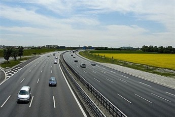 Чи готові українці платити за проїзд по дорогах?
