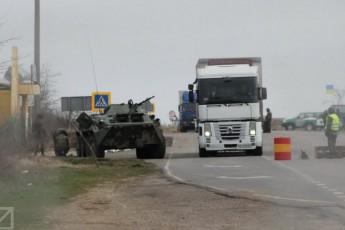На Донеччині затримали фуру контрабанди, яку «прикривали» міліціонери