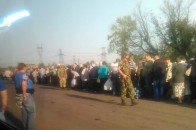 На виїзді з «ДНР» під Майорськом зростає черга - ЗМІ ФОТО