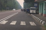 Заїжджі бурштинокопачі готуються перекрити на Маневиччині трасу