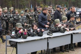 Луцькі депутати хочуть школярам дати доступ до зброї