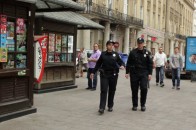 Порушники побили і покусали львівських поліцейських