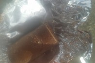 Мешканка Волині скаржиться на цукерки з черв'яками