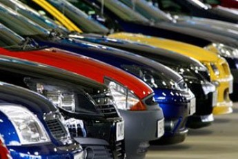 Українці відмовляються від легкових автомобілів