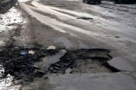 Через розбиті дороги перевізники відмовляються їздити в села на Волині