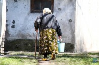 Троє невідомих напали на волинського пенсіонера